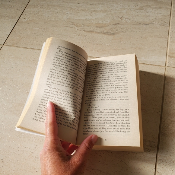 COPY - 💗4 / $20!! Kathy Kelly Novel / Book - Picture 2 of 2